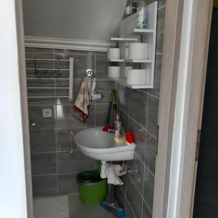 Ria Vendeghaz Apartamento *